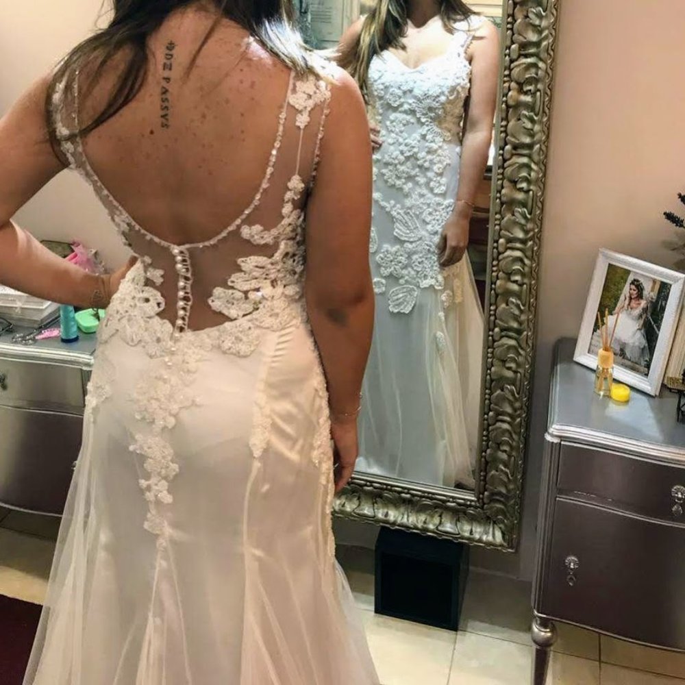 Wedding dress - Picture 3 of 4